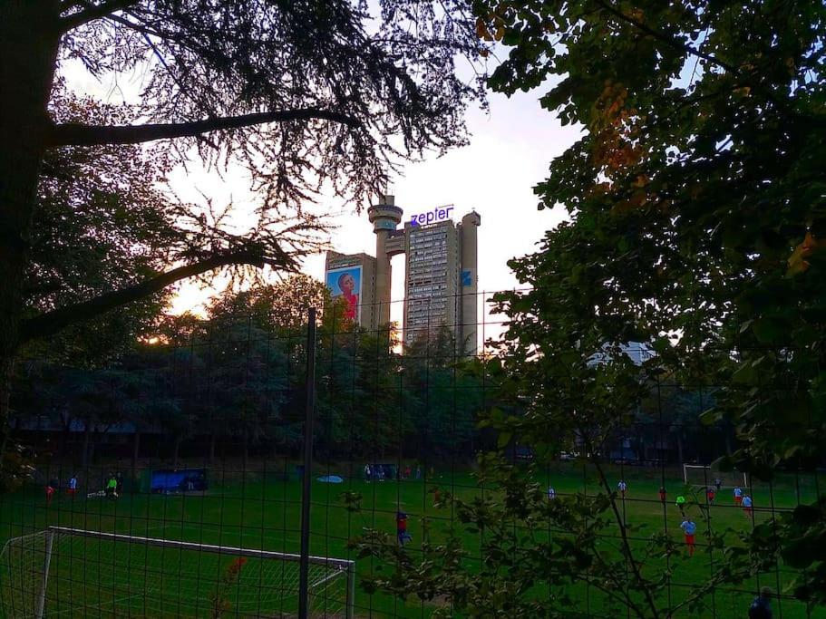 Parkwest Arena Lux Apartment *